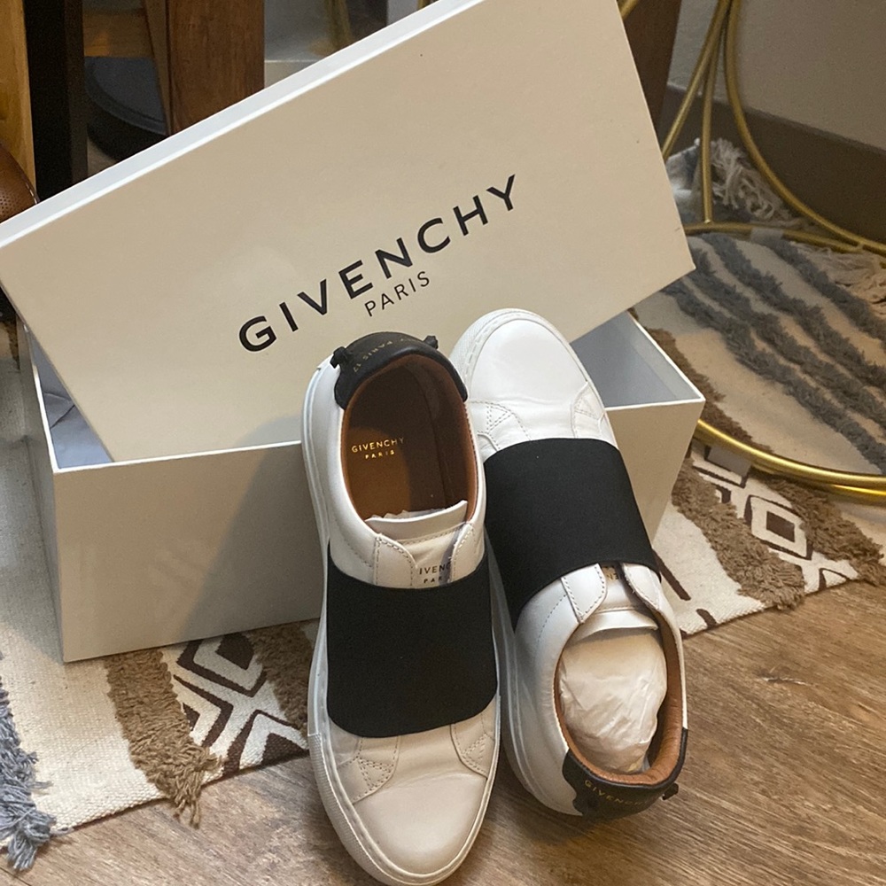 Givenchy Sneakers